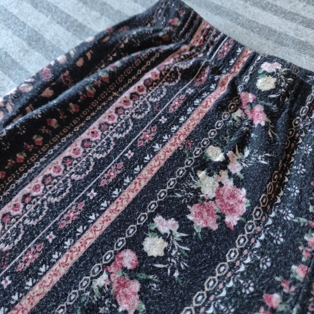 Flared patterned pants - Picture 2 of 3
